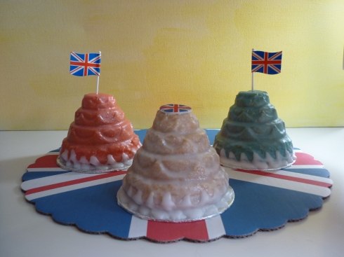 Mini Royal Wedding cakes If you want to celebrate the upcoming royal 